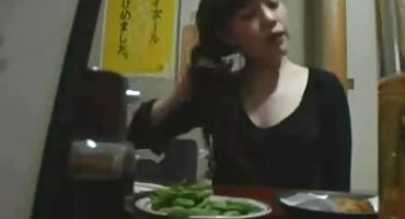 lyndanle sex Katie xemphimsex Kush thắp sáng với chồng trong studio.